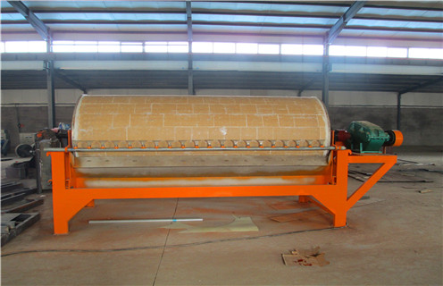小型磁選機(jī)，小型電磁磁選機(jī)價(jià)格多少，哪些因素影響小型電磁磁選機(jī)廠家報(bào)價(jià)_輥式小型電磁磁選機(jī)價(jià)格多少，哪些因素影響小型電磁磁選機(jī)廠家報(bào)價(jià)_磁塊如何排列